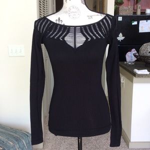 😍 Cute Long Sleeved Top 😍